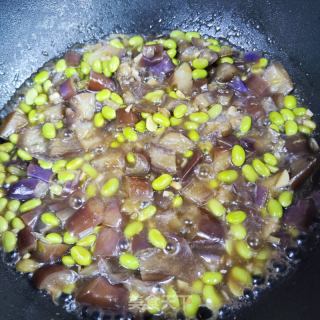 毛豆米烧茄子的做法步骤：10