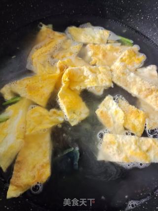 皮蛋黄瓜鸡蛋汤的做法步骤：5