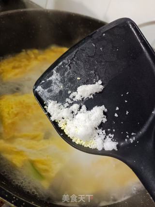 皮蛋黄瓜鸡蛋汤的做法步骤：6