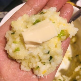 土豆泥饭团的做法步骤：9