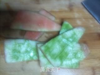 凉拌西瓜皮的做法步骤：1