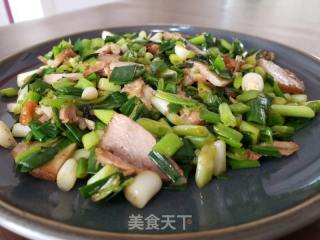 香葱炒卤肉的做法步骤：5