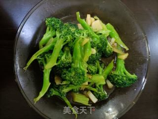 清炒西兰花的做法步骤：7