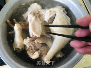 玉米胡萝卜炖土鸡的做法步骤：3