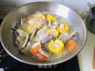 玉米胡萝卜炖土鸡的做法步骤：8