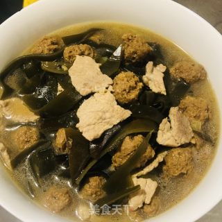 丸子肉片海带汤的做法步骤：6