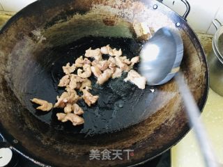 莲花白木耳过油肉的做法步骤：6