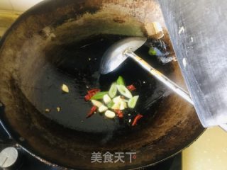 莲花白木耳过油肉的做法步骤：7