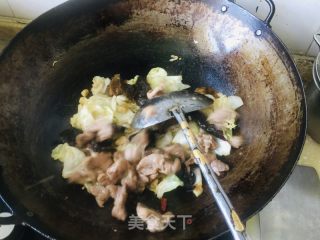 莲花白木耳过油肉的做法步骤：10