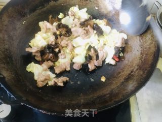 莲花白木耳过油肉的做法步骤：11