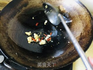 西葫芦木耳炒鸡蛋的做法步骤：3