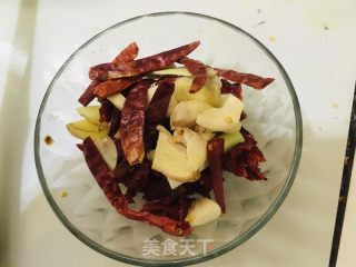 香酥鲫鱼的做法步骤：2