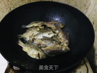 鲫鱼豆腐汤的做法步骤：2