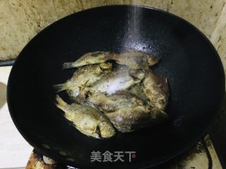 鲫鱼豆腐汤的做法步骤：3