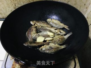鲫鱼豆腐汤的做法步骤：4