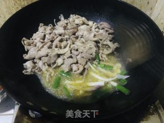圆葱爆羊肉的做法步骤：5