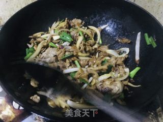 圆葱爆羊肉的做法步骤：11
