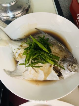 清蒸白鲳的做法步骤：3