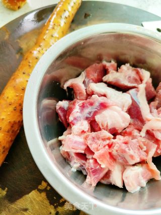 山药烧牛肉的做法步骤：1