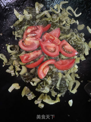 番茄酸菜炒牛肉的做法步骤：6
