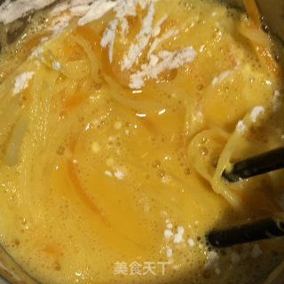 土豆丝蛋卷的做法步骤：6