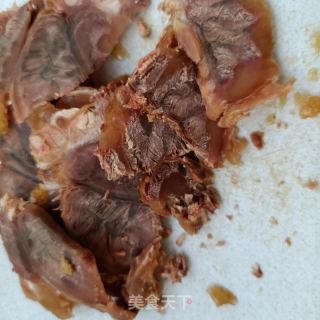 酱牛肉拌黄瓜的做法步骤：1