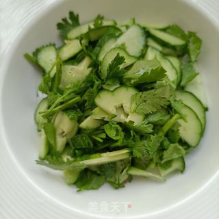 酱牛肉拌黄瓜的做法步骤：7