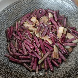 回锅肉焖红豆角的做法步骤：11