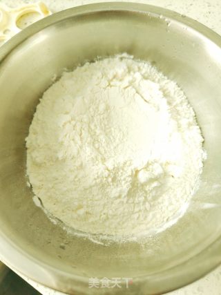 西葫芦鸡蛋馅饼的做法步骤：1