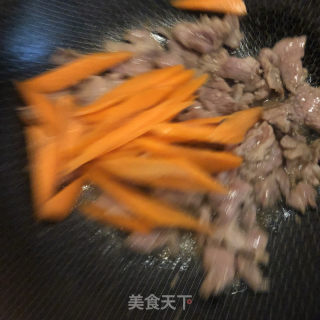 蒜苔炒肉的做法步骤：10