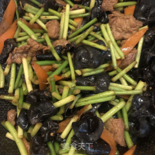 蒜苔炒肉的做法步骤：14