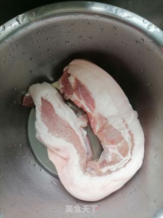 红烧肉的做法步骤：1