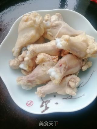 红烧鸡翅根的做法步骤：2