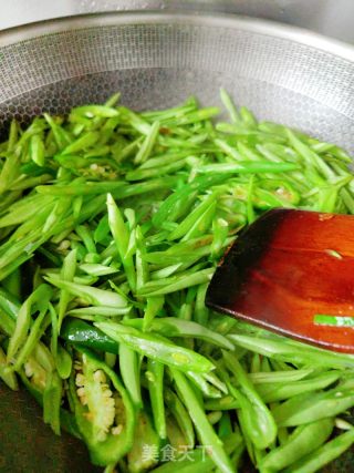 干煸四季豆的做法步骤：4