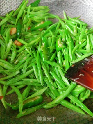 干煸四季豆的做法步骤：5