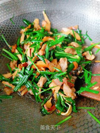 豆干炒韭菜的做法步骤：9