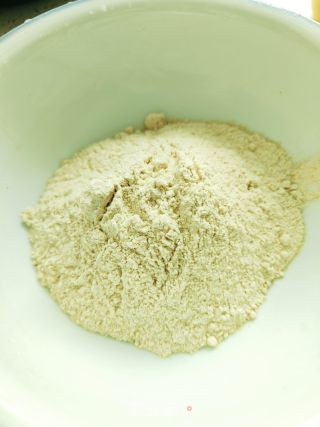 全麦鸡蛋水饼的做法步骤：1