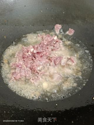苦瓜炒牛肉的做法步骤：3