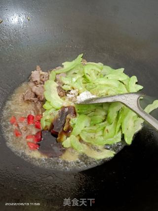 苦瓜炒牛肉的做法步骤：5