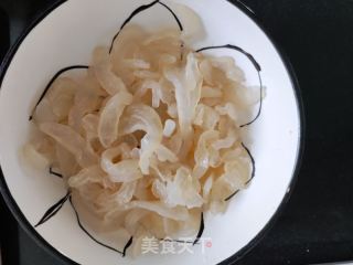 凉拌海蜇丝的做法步骤：2