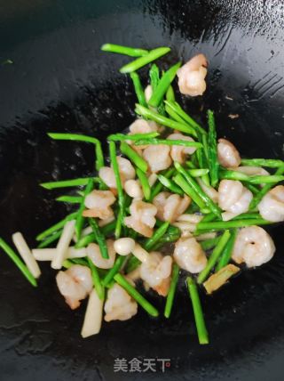 芦笋炒虾仁的做法步骤：3