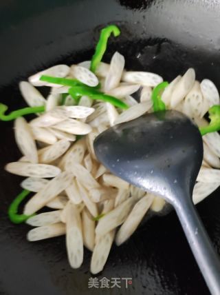 糖醋藕带的做法步骤：3