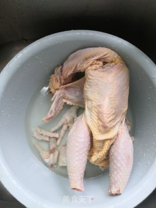 辣子鸡的做法步骤：1