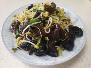 绿豆芽炒黑木耳的做法步骤：6