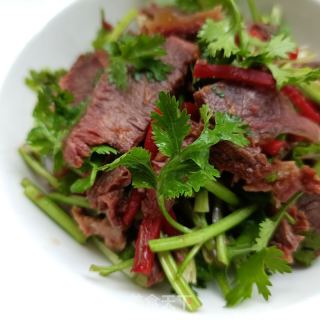 香菜拌酱牛肉的做法步骤：6