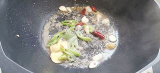 孜然炒肉（鸡肉版）的做法步骤：5