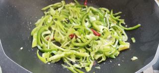 孜然炒肉（鸡肉版）的做法步骤：6