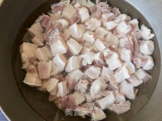 啤酒炖五花肉的做法步骤：2