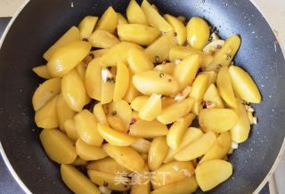 孜然麻辣小土豆的做法步骤：9