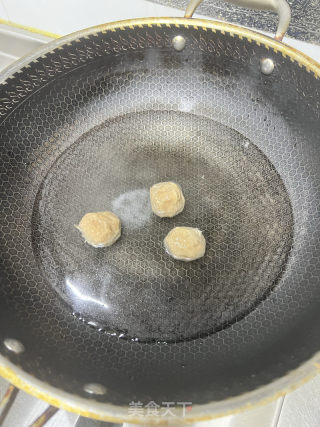 牛丸粉丝汤的做法步骤：2